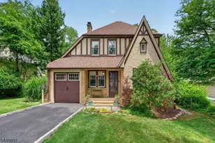 21 Crossbrook Rd, Livingston, NJ 07039 - Photo 44