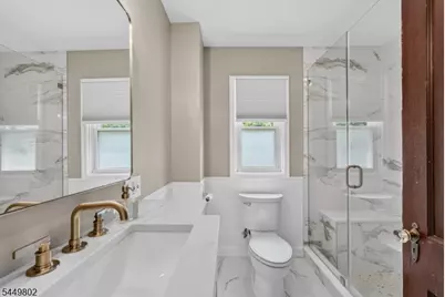 21 Crossbrook Rd, Livingston, NJ 07039 - Photo 28
