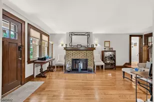 21 Crossbrook Rd, Livingston, NJ 07039 - Photo 4