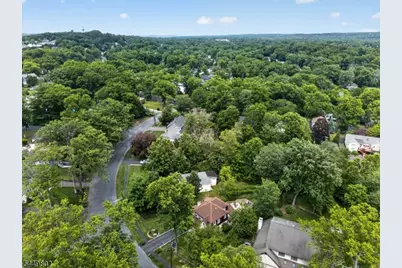 21 Crossbrook Rd, Livingston, NJ 07039 - Photo 48