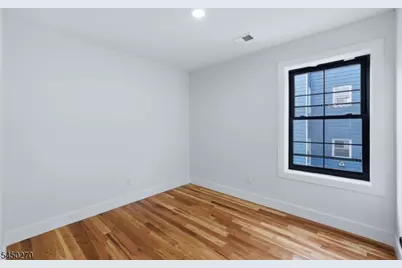 749 S 11th St, Newark, NJ 07103 - Photo 8