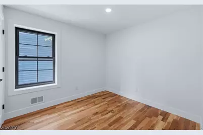 749 S 11th St, Newark, NJ 07103 - Photo 24