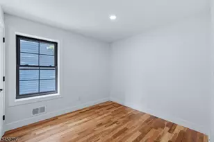 749 S 11th St, Newark, NJ 07103 - Photo 24