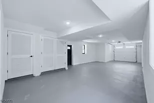 749 S 11th St, Newark, NJ 07103 - Photo 30