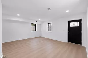 749 S 11th St, Newark, NJ 07103 - Photo 32