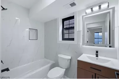 749 S 11th St, Newark, NJ 07103 - Photo 10