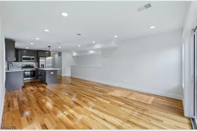 749 S 11th St, Newark, NJ 07103 - Photo 6