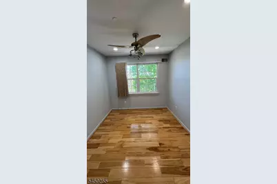 81 Crestview Ln, Mount Arlington, NJ 07856 - Photo 8
