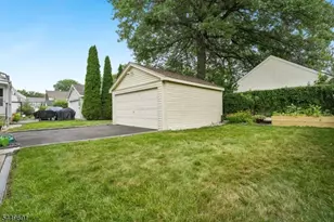 24 Synott Pl, Newark, NJ 07106 - Photo 34