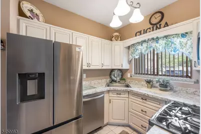 602 Brittany Dr, Wayne, NJ 07470 - Photo 16