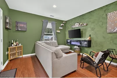 2 Bland Ctunit #3, Bloomfield Twp., NJ 07003 - Photo 4