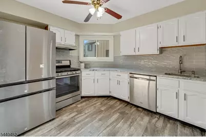 13 Delbarton Ct, Washington Township, NJ 07840 - Photo 14