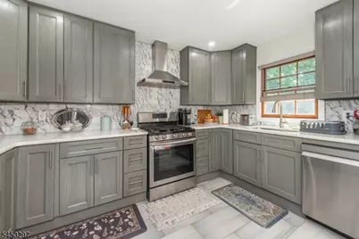 54 Hasbrouck Ave, Hasbrouck Heights, NJ 07604 - Photo 4