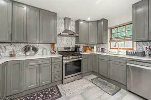 54 Hasbrouck Ave, Hasbrouck Heights, NJ 07604 - Photo 4