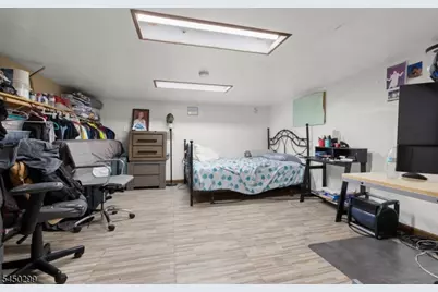 637 Myrtle St, Elizabeth, NJ 07202 - Photo 16