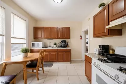 185 Grumman Ave, Newark, NJ 07112 - Photo 4