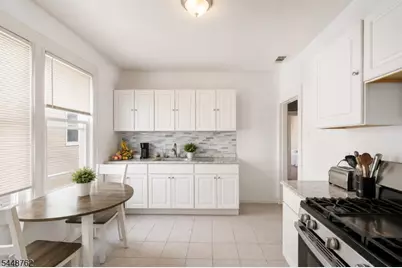185 Grumman Ave, Newark, NJ 07112 - Photo 10