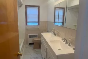 43 Oakwood Ave, Bloomfield, NJ 07003 - Photo 4