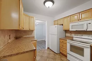 93 Overlook Dr, Union Township, NJ 08809 - Photo 14