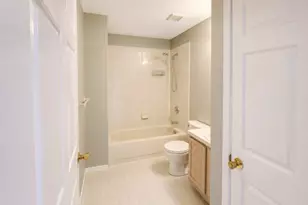 1104 Oakcroft Ln, Franklin Township, NJ 08873 - Photo 10