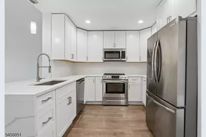 1 Carriage City Plz #1405, Rahway, NJ 07065 - Photo 4