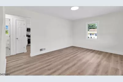 414 S Pine Ave, Sayreville, NJ 08879 - Photo 10