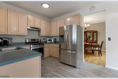 19 Heinrick Way, Bridgewater Twp., NJ 08807 - Photo 4