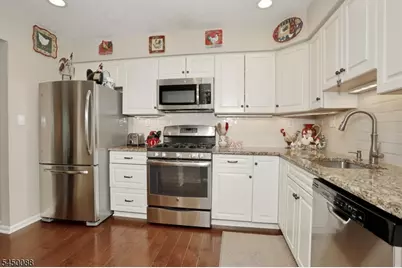 73 Konight Ct, Mahwah, NJ 07430 - Photo 10