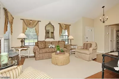73 Konight Ct, Mahwah, NJ 07430 - Photo 6