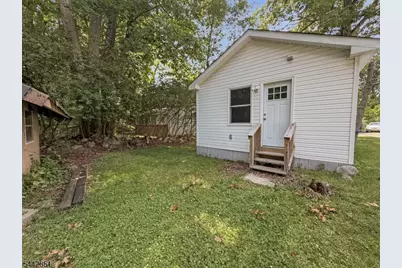121 Dartmouth Trl, Hopatcong, NJ 07843 - Photo 12