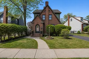 423 E Lincoln Ave, Roselle Park, NJ 07204 - Photo 2