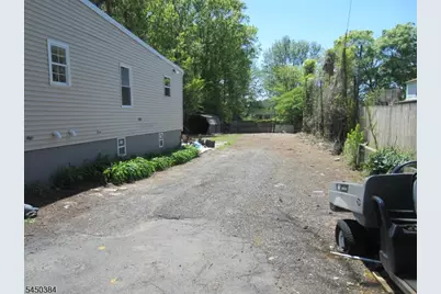 279 Oregon St, Union Township, NJ 07088 - Photo 4