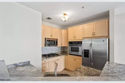 107 Brittany Ct, Clifton, NJ 07013 - Photo 10