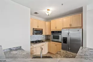 107 Brittany Ct, Clifton, NJ 07013 - Photo 10