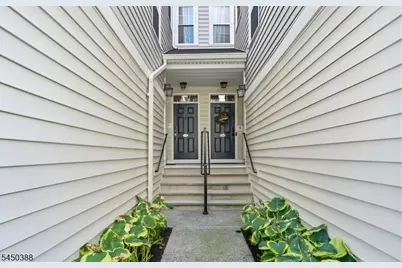 107 Brittany Ct, Clifton, NJ 07013 - Photo 2