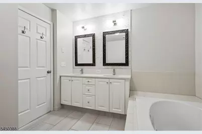 107 Brittany Ct, Clifton, NJ 07013 - Photo 18