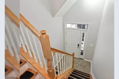 107 Brittany Ct, Clifton, NJ 07013 - Photo 4