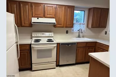 135 Westchester Ter, Clinton Township, NJ 08801 - Photo 8