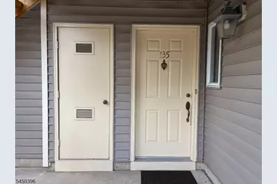 135 Westchester Ter, Clinton Township, NJ 08801 - Photo 2