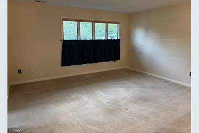 135 Westchester Ter, Clinton Township, NJ 08801 - Photo 4