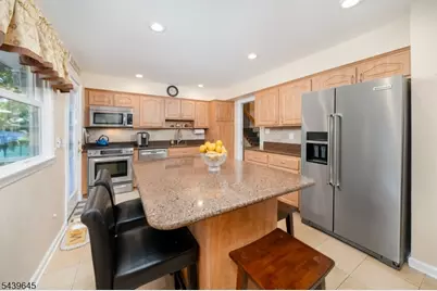 6 Woodbine Cir, New Providence, NJ 07974 - Photo 4