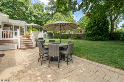 6 Woodbine Cir, New Providence, NJ 07974 - Photo 8