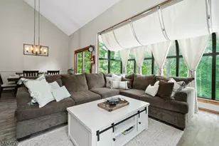 4 Augusta Dr, Vernon, NJ 07462 - Photo 8