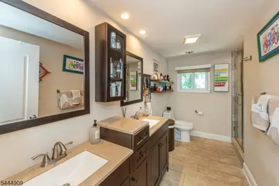 146 Lakewood Dr, Denville, NJ 07834 - Photo 32