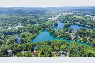 146 Lakewood Dr, Denville, NJ 07834 - Photo 48