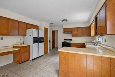 47 E Cheryl Rd, Montville Township, NJ 07058 - Photo 18