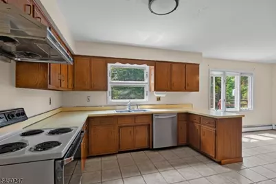 47 E Cheryl Rd, Montville Township, NJ 07058 - Photo 14