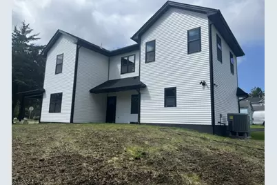 212 Willow Grove St, Hackettstown, NJ 07840 - Photo 2