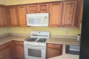 1031 Dogwood Ct, New Brunswick, NJ 08901 - Photo 6