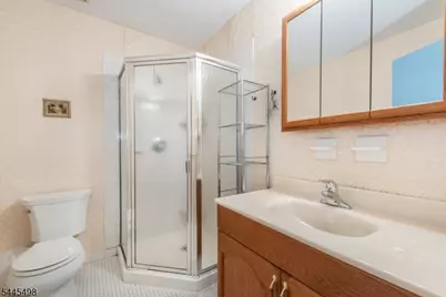 575 Grove St #F3, Clifton, NJ 07013 - Photo 16
